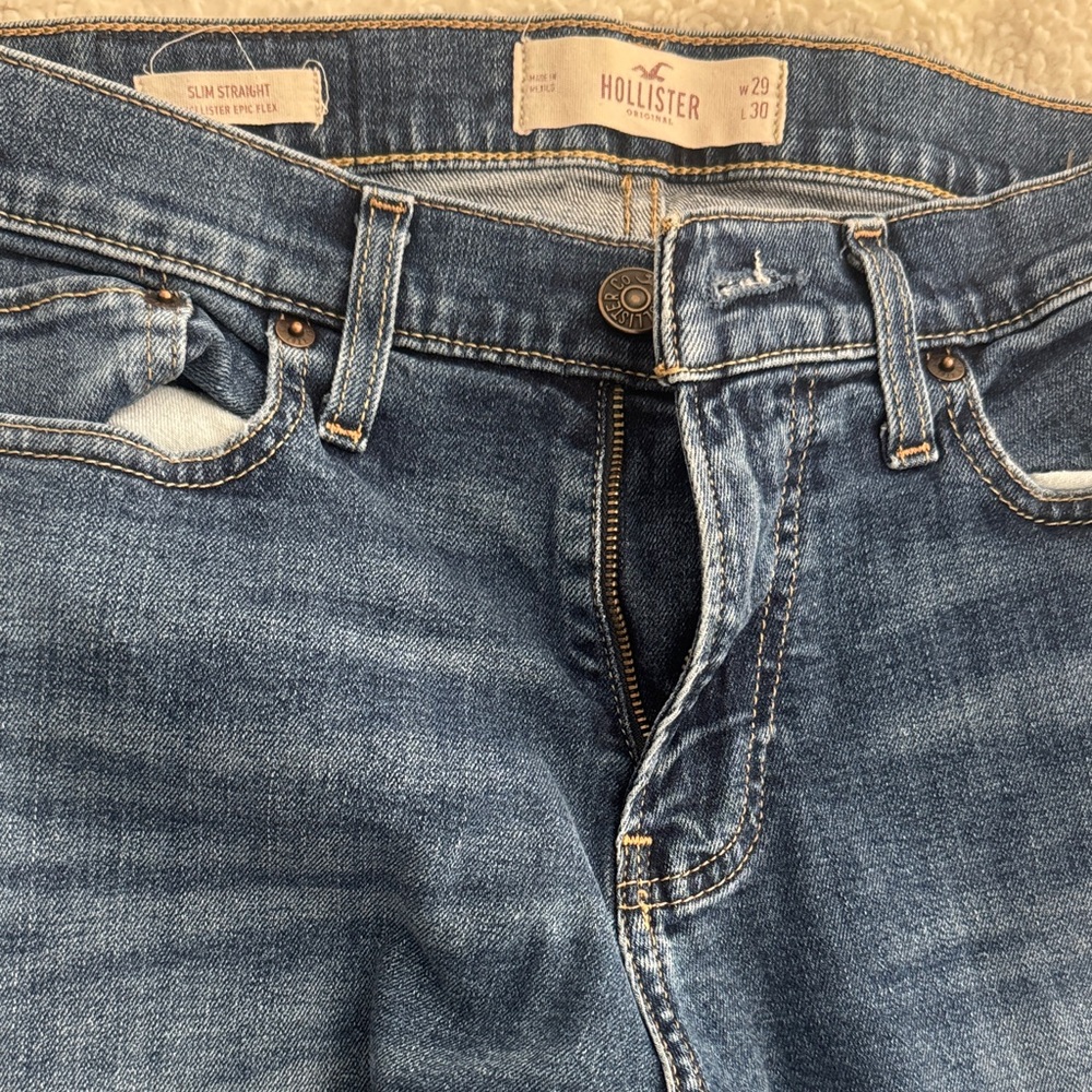 Hollister Women's Classic Blue Straight Leg Jeans